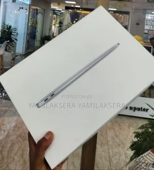 New Laptop Apple MacBook Air 2020 8GB Apple M1 SSD 256GB