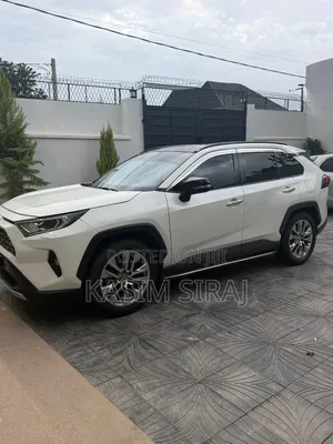 Toyota RAV4 Adventure 2021 White