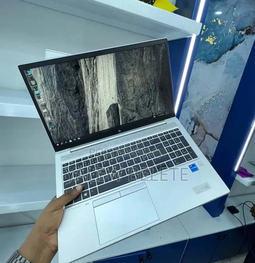 New Laptop HP EliteBook 850 G8 16GB Intel Core i5 SSD 512GB