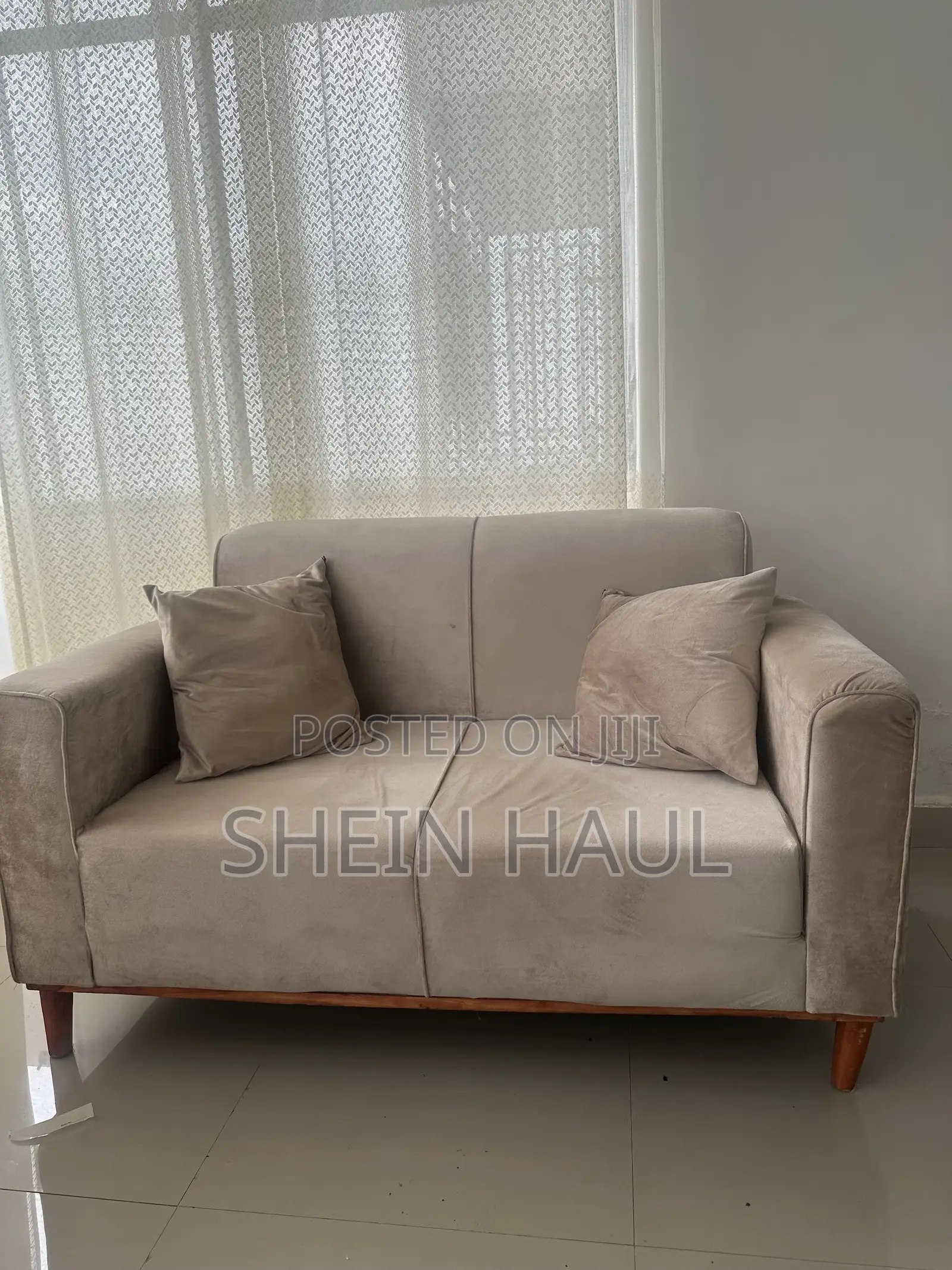 Like New 5 Seater Sofa