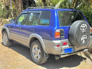 Toyota RAV4 1999 Blue