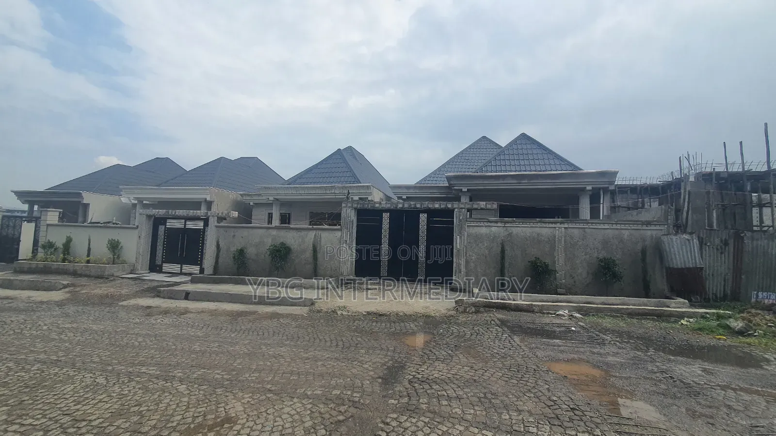 Furnished 3bdrm Villa in Villa, Yeka for sale