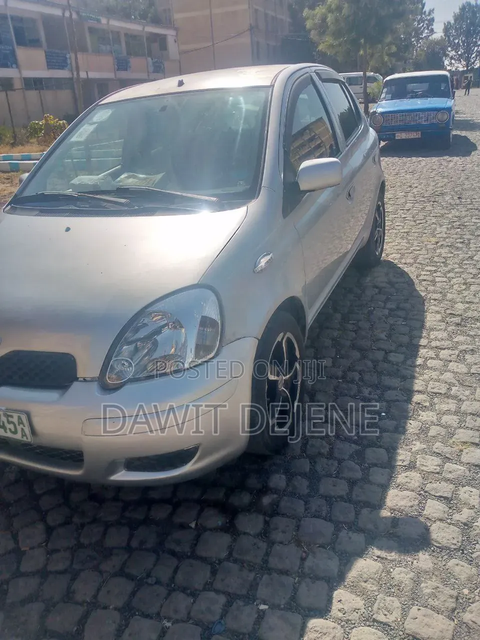 Toyota Vitz 2002 Silver