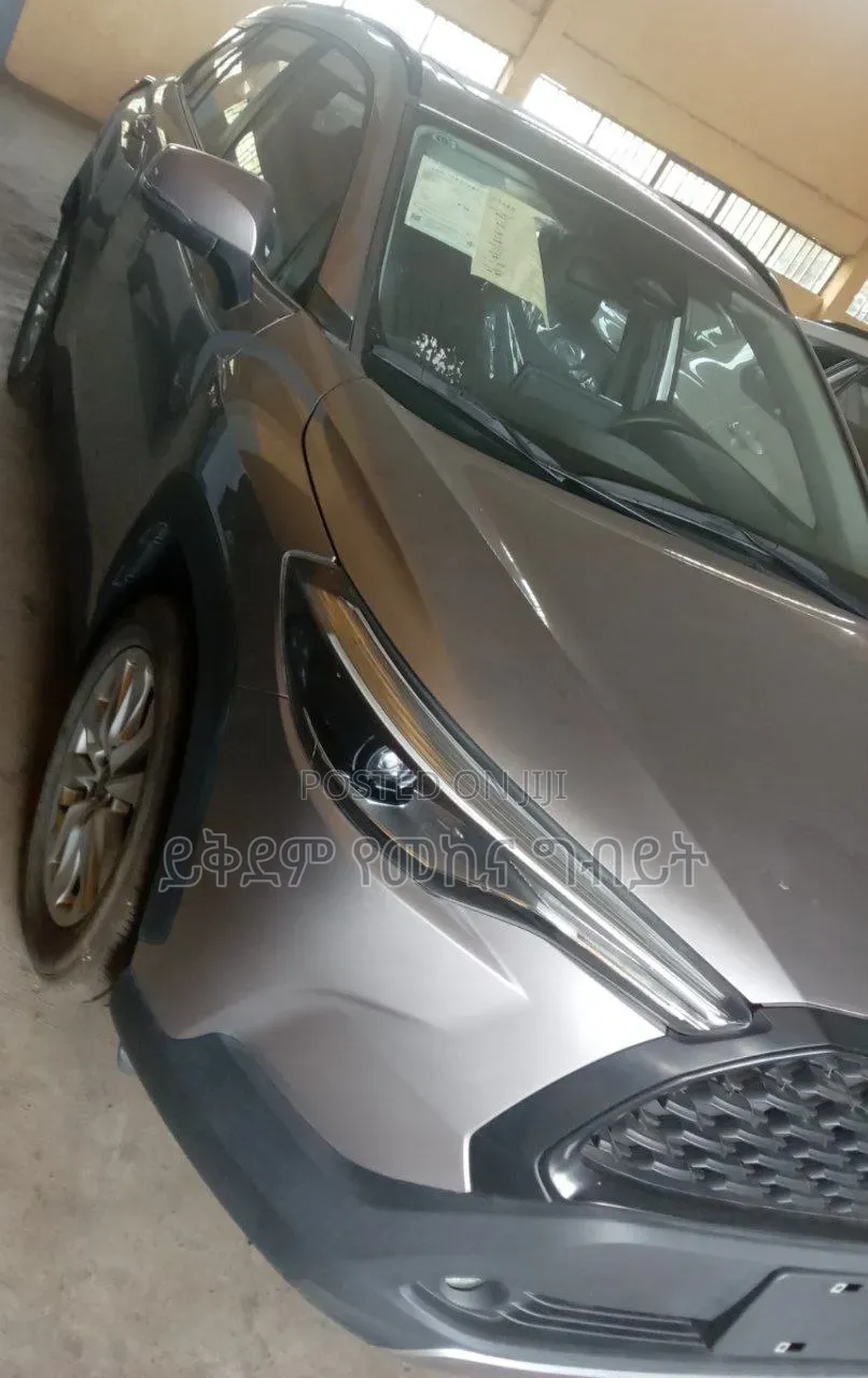 New Toyota Corolla Cross 2025 Silver