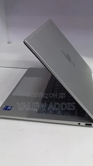 New Laptop HP OmniBook X Flip 14" 16GB Intel Core Ultra 7 SSD 1T