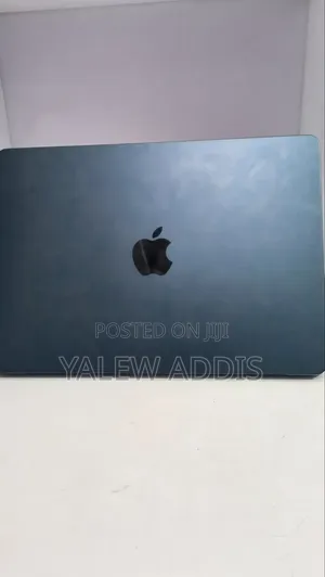 New Laptop Apple MacBook Air 2022 M2 8GB Apple M2 SSD 256GB