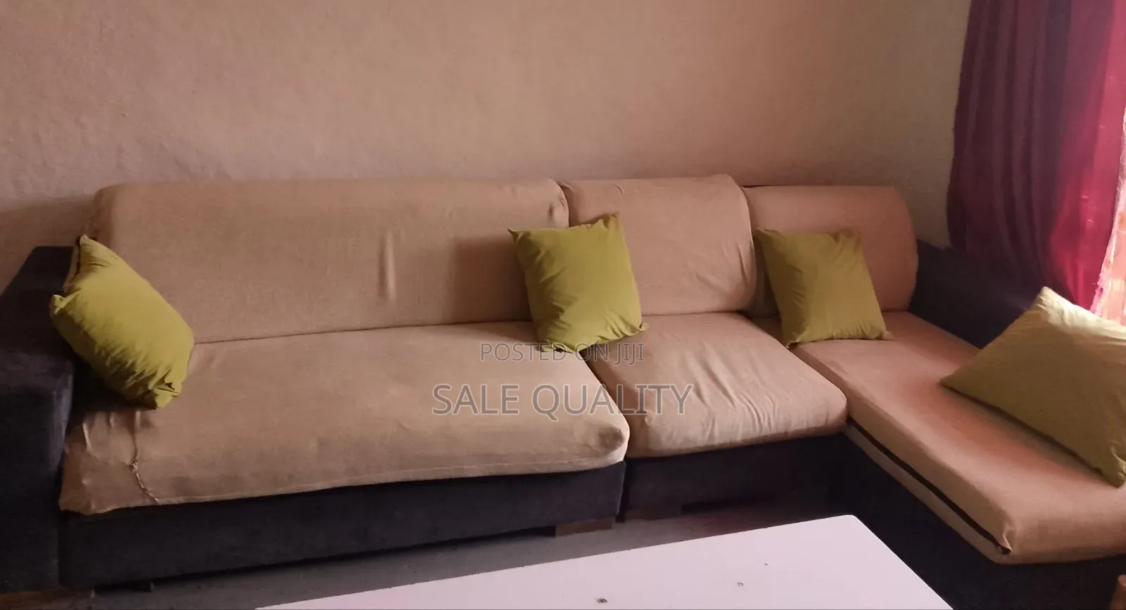 Sofa L Shape ጥሩ ሁኔታ ላይ ያለ አዲስ ሶፋ