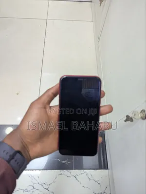 Apple iPhone XR 64 GB Red