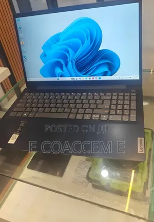 New Laptop Lenovo 8GB Intel Core i5 SSD 512GB