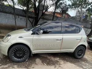 Toyota Vitz 2004 Gold