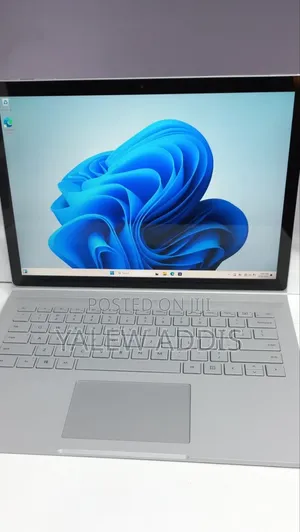 New Laptop Microsoft Surface Book 2 16GB Intel Core i7 SSD 512GB