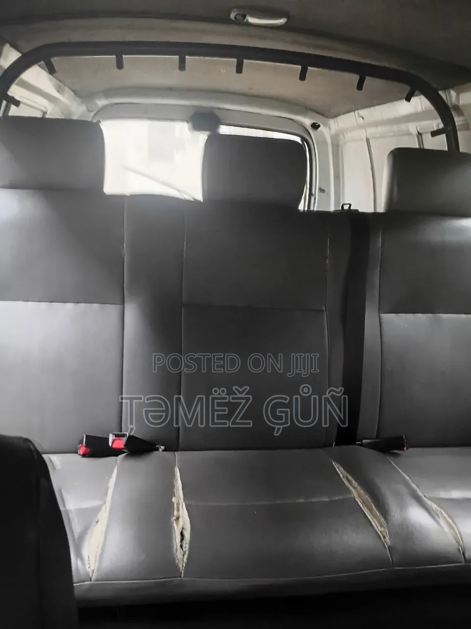 Toyota Grand HiAce 2000 White