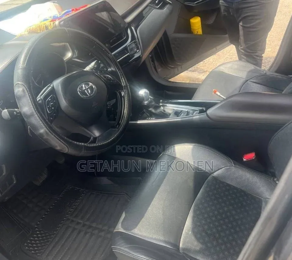 Toyota C-HR 2020 Gray