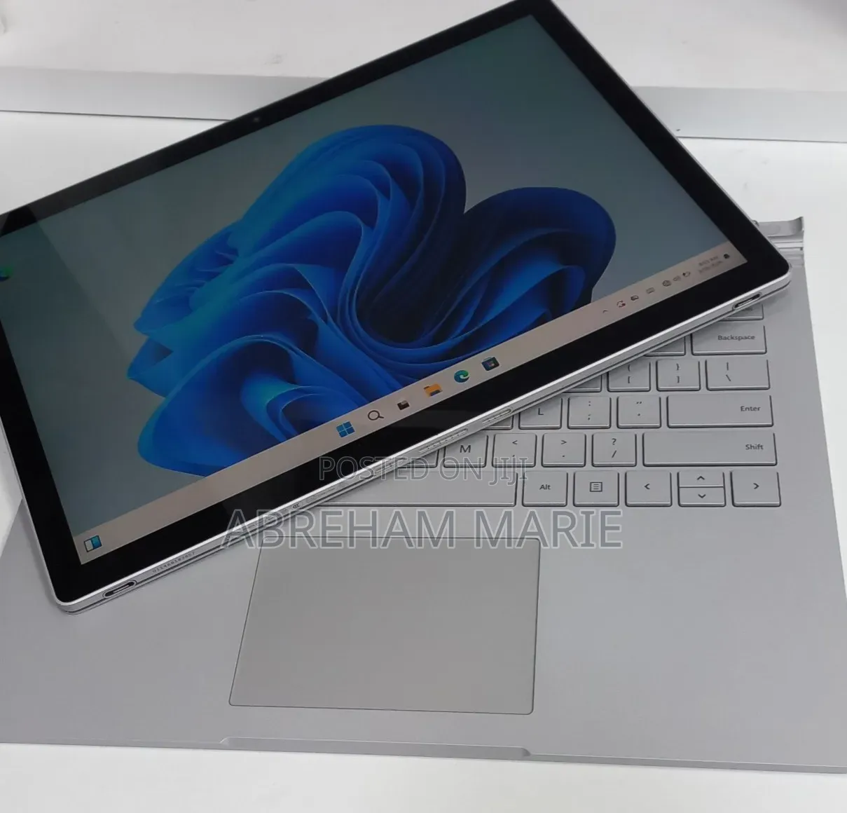New Laptop Microsoft Surface Book 2 16GB Intel Core i7 SSD 512GB