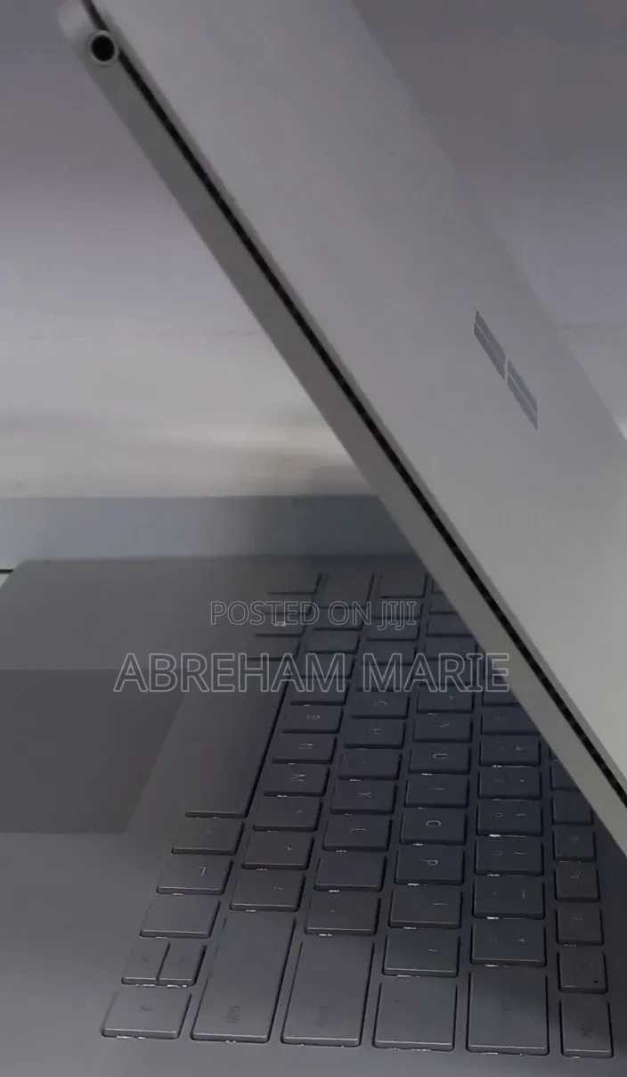 New Laptop Microsoft Surface Book 2 16GB Intel Core i7 SSD 512GB