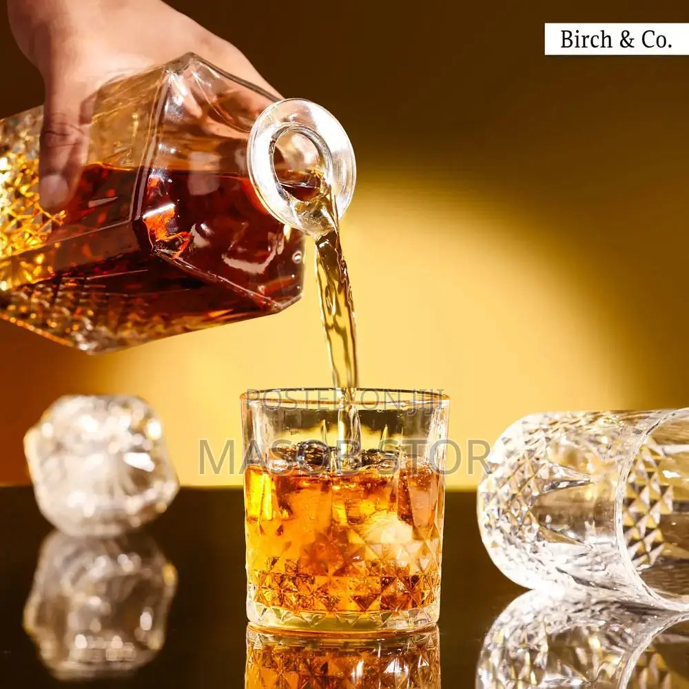 ለየት ያሉ እንግዶችዎን በሚያምር እና ውብ በሆነ አቀራረብ ያስተናግዱ! ​ ለ Whisky ለ Juice