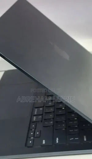 New Laptop Apple MacBook Air 2022 M2 8GB Apple M2 SSD 256GB