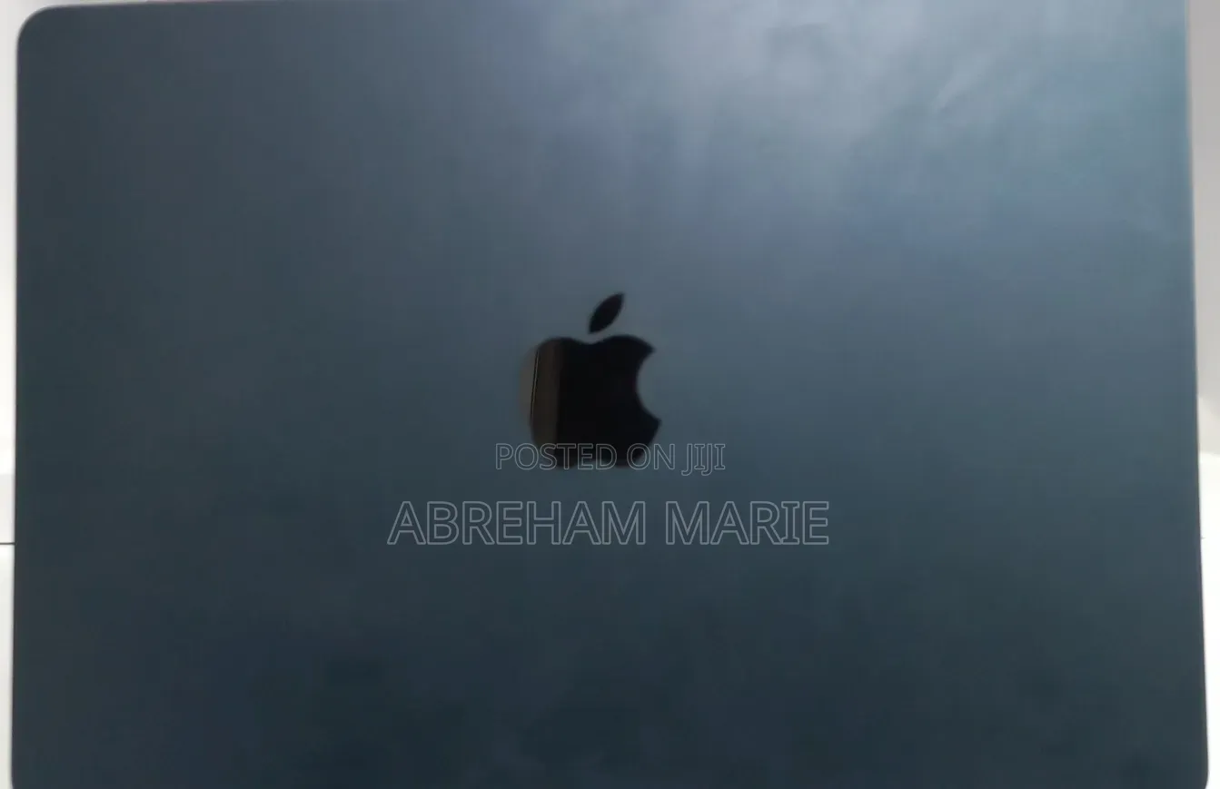 New Laptop Apple MacBook Air 2022 M2 8GB Apple M2 SSD 256GB
