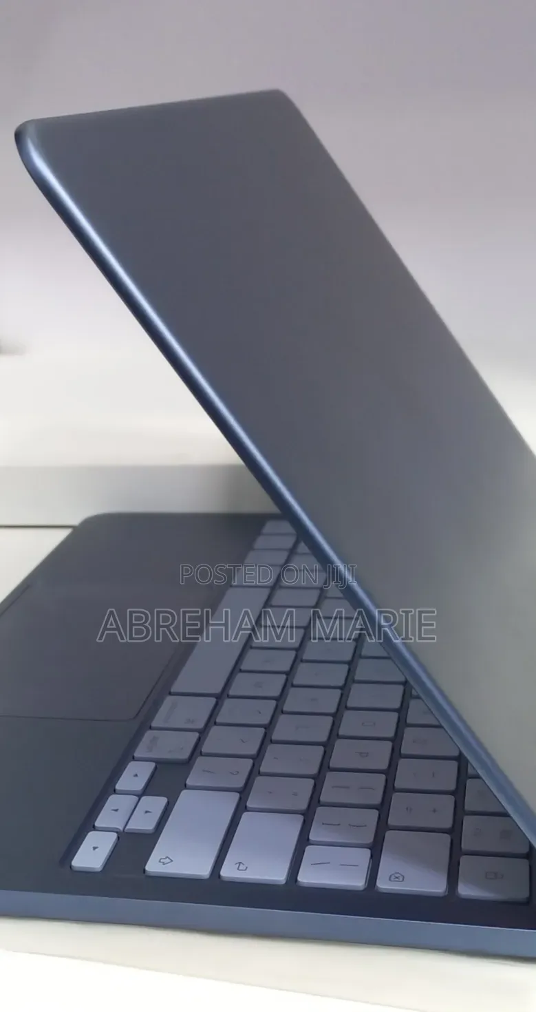 New Laptop Apple MacBook Neo 2026 8GB Intel Core M SSD 256GB