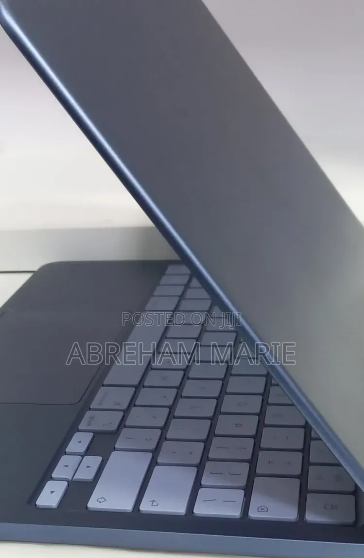 New Laptop Apple MacBook Neo 2026 8GB Intel Core M SSD 256GB