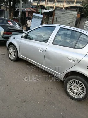 Toyota Vitz 2001 Silver