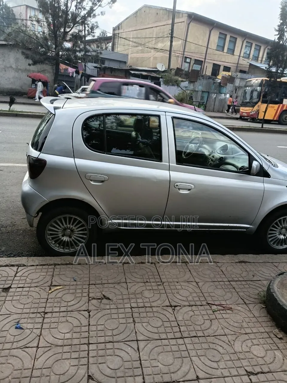 Toyota Vitz 2001 Silver