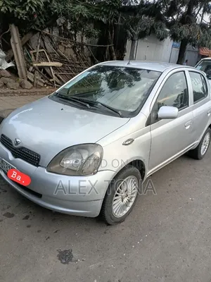 Toyota Vitz 2001 Silver