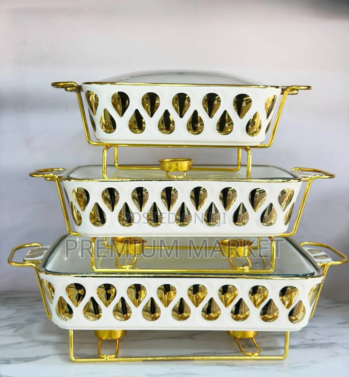 Cheafing Dish 3 Set Porcelain የብረት ማቆሚያዎች ያሉት ባለ ሶስት የሸክላ ሼፊንግ ዲሽ