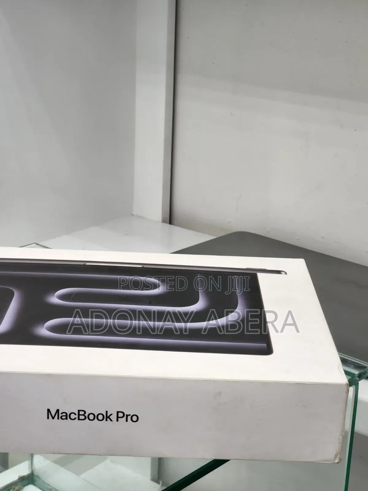 New Laptop Apple MacBook 36GB SSD 2T