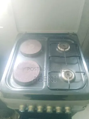 ብዙም ያላገለገለ Oven