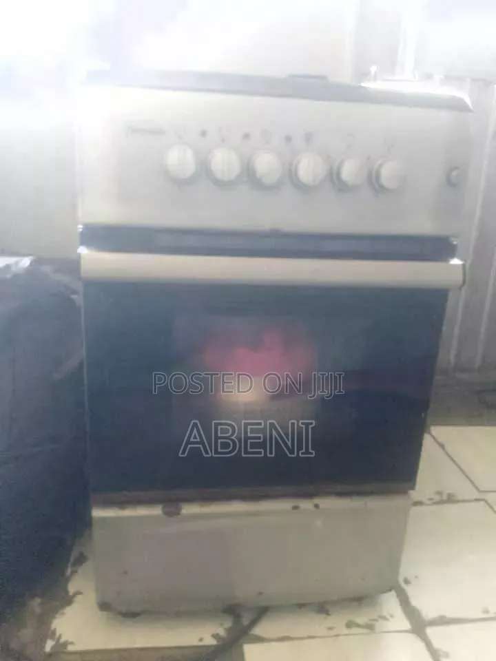 ብዙም ያላገለገለ Oven