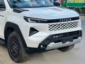 New Toyota Hilux 2026 White