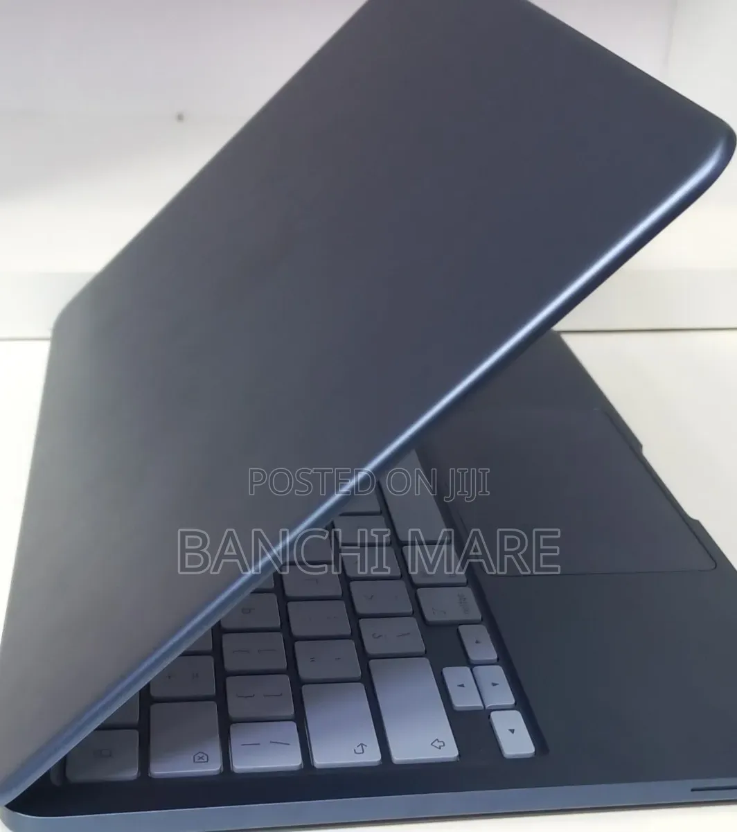 New Laptop Apple MacBook Neo 2026 8GB Intel Core i5 SSD 256GB