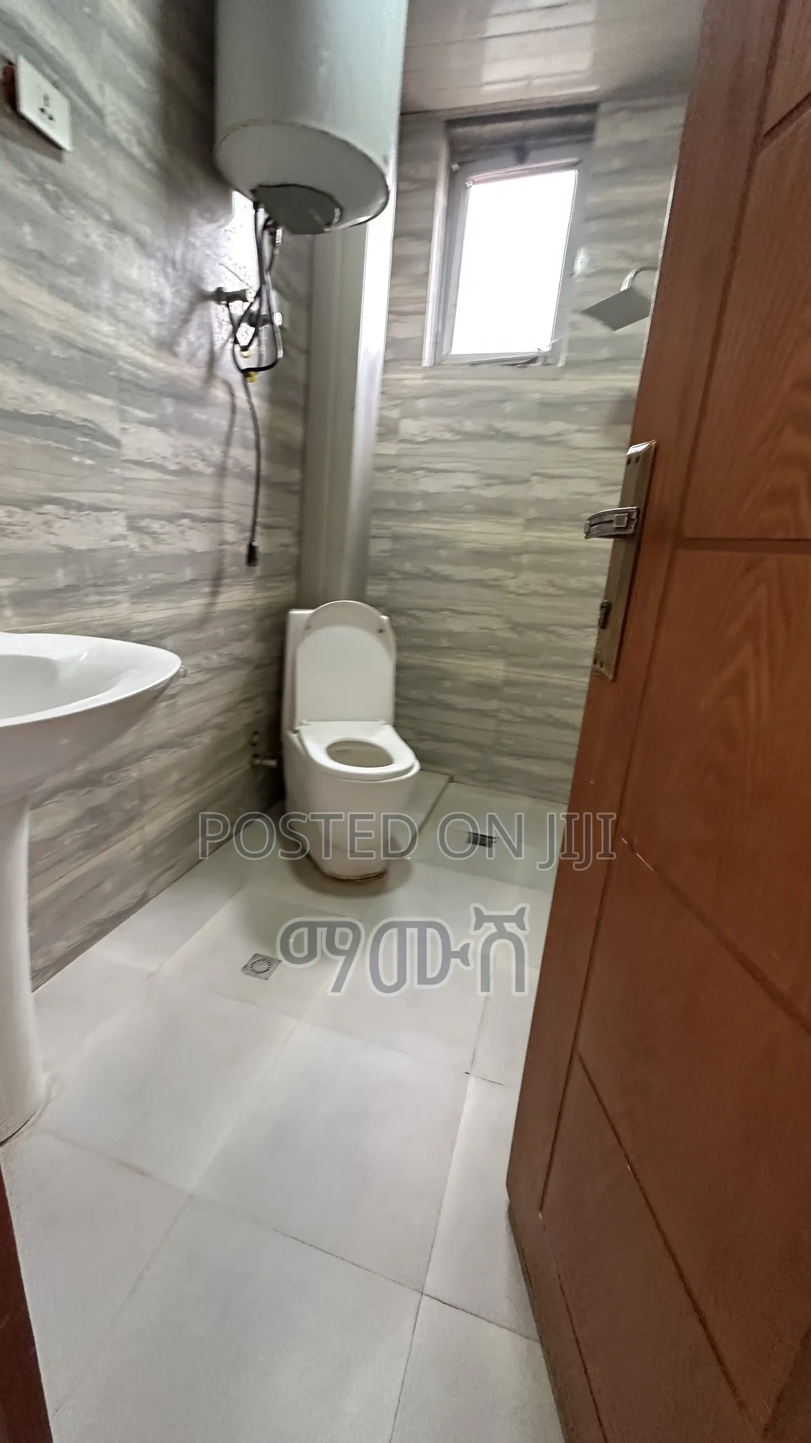 Furnished 3bdrm Condo in አያት, Bole for sale