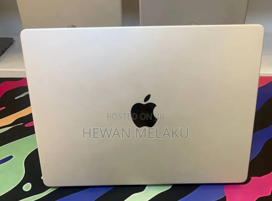 New Laptop Apple MacBook Pro 2021 M1 16GB Apple M1 SSD 512GB