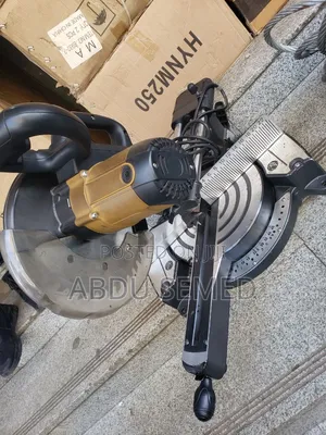Metr Saw 1800w
