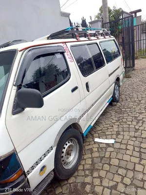 Toyota HiAce 2004 White