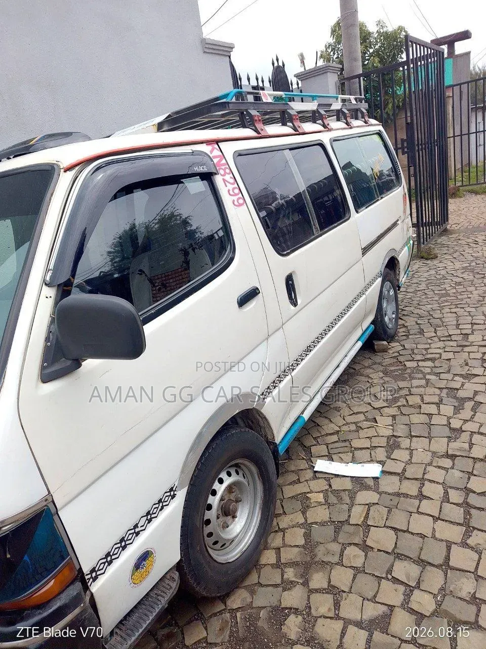 Toyota HiAce 2004 White