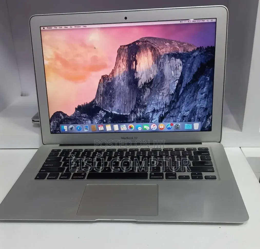 New Laptop Apple MacBook Air 2017 8GB Intel Core i7 SSD 256GB
