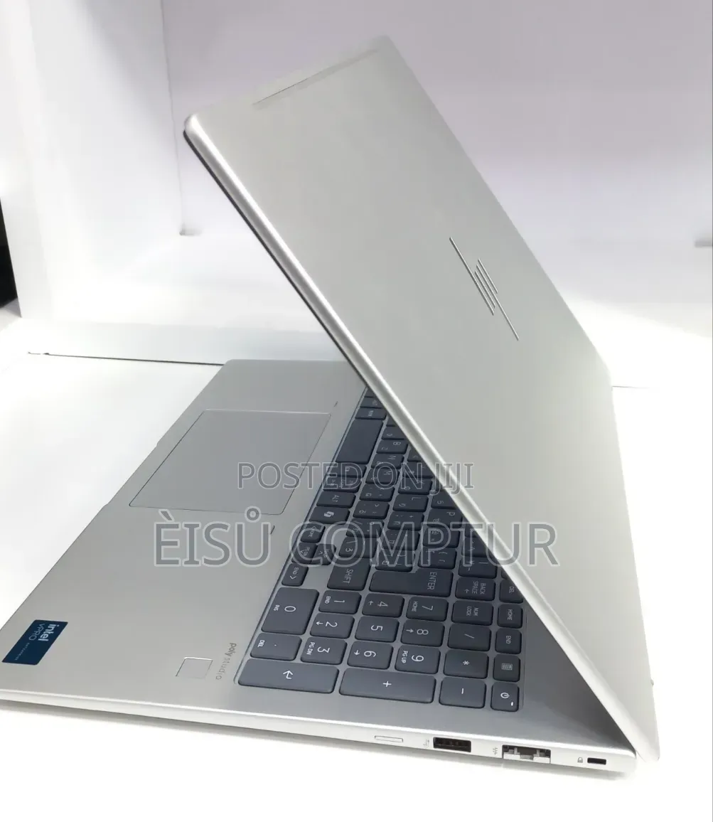 New Laptop HP EliteBook 660 G11 16GB Intel Core Ultra 7 SSD 512GB