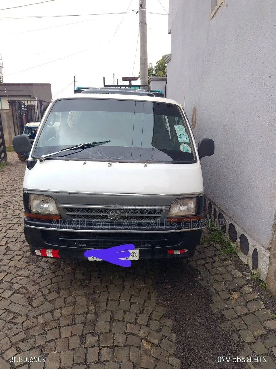 Toyota HiAce 2004 White