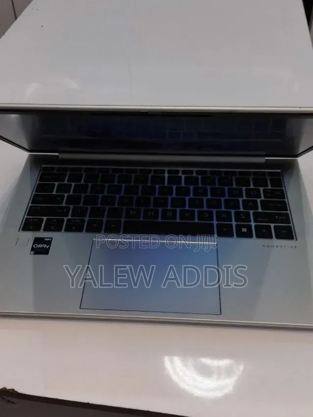 New Laptop HP EliteBook 840 G10 16GB Intel Core i7 SSD 512GB