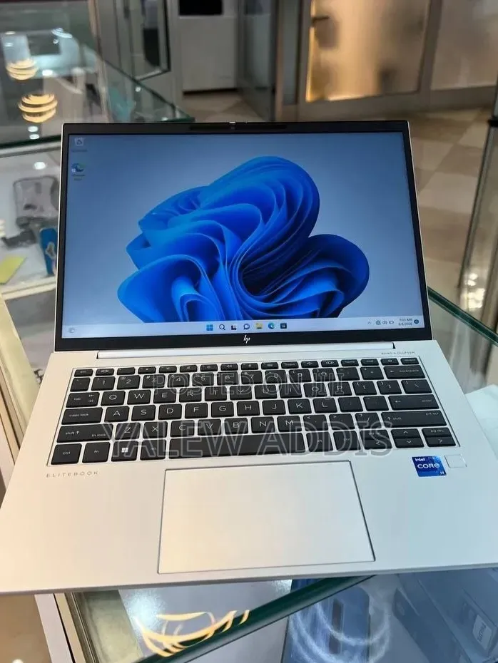 New Laptop HP EliteBook 840 G9 16GB Intel Core i7 SSD 512GB