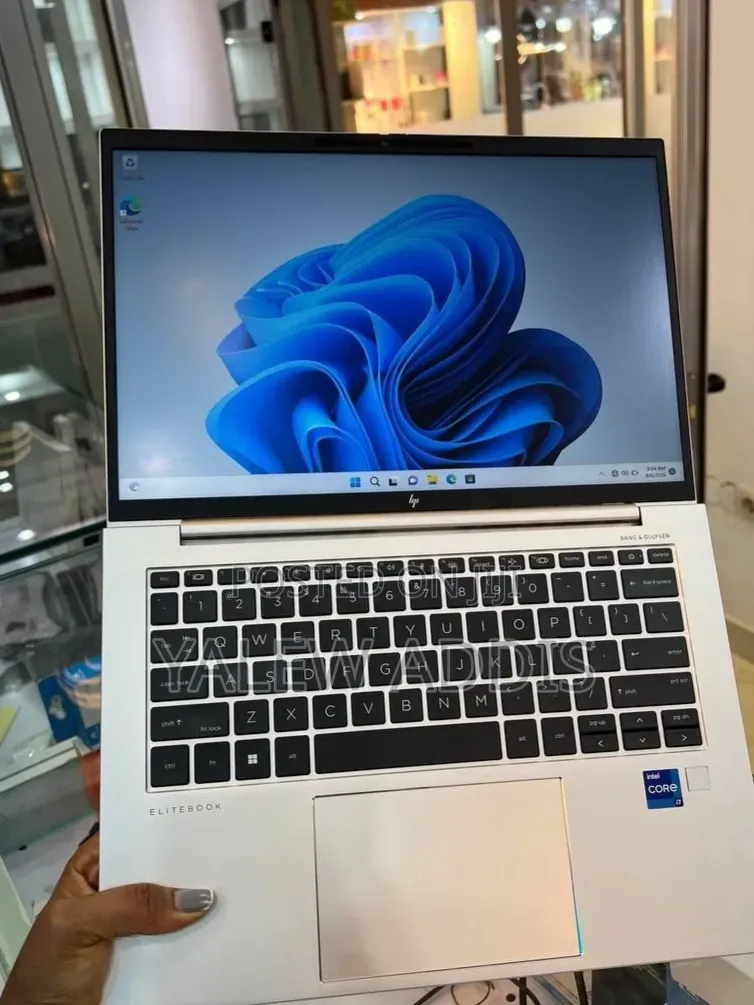 New Laptop HP EliteBook 840 G9 16GB Intel Core i7 SSD 512GB