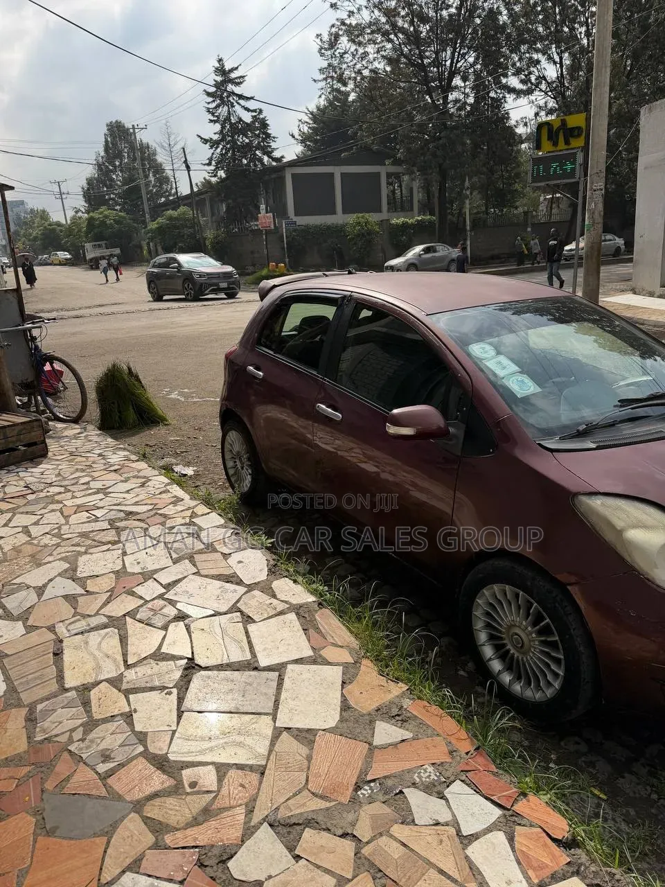 Toyota Yaris Base Hatchback 5dr 2010 Burgundy