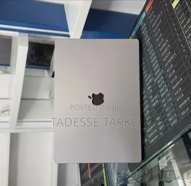 New Laptop Apple MacBook Pro 2021 M1 32GB Apple M1 Pro SSD 1T