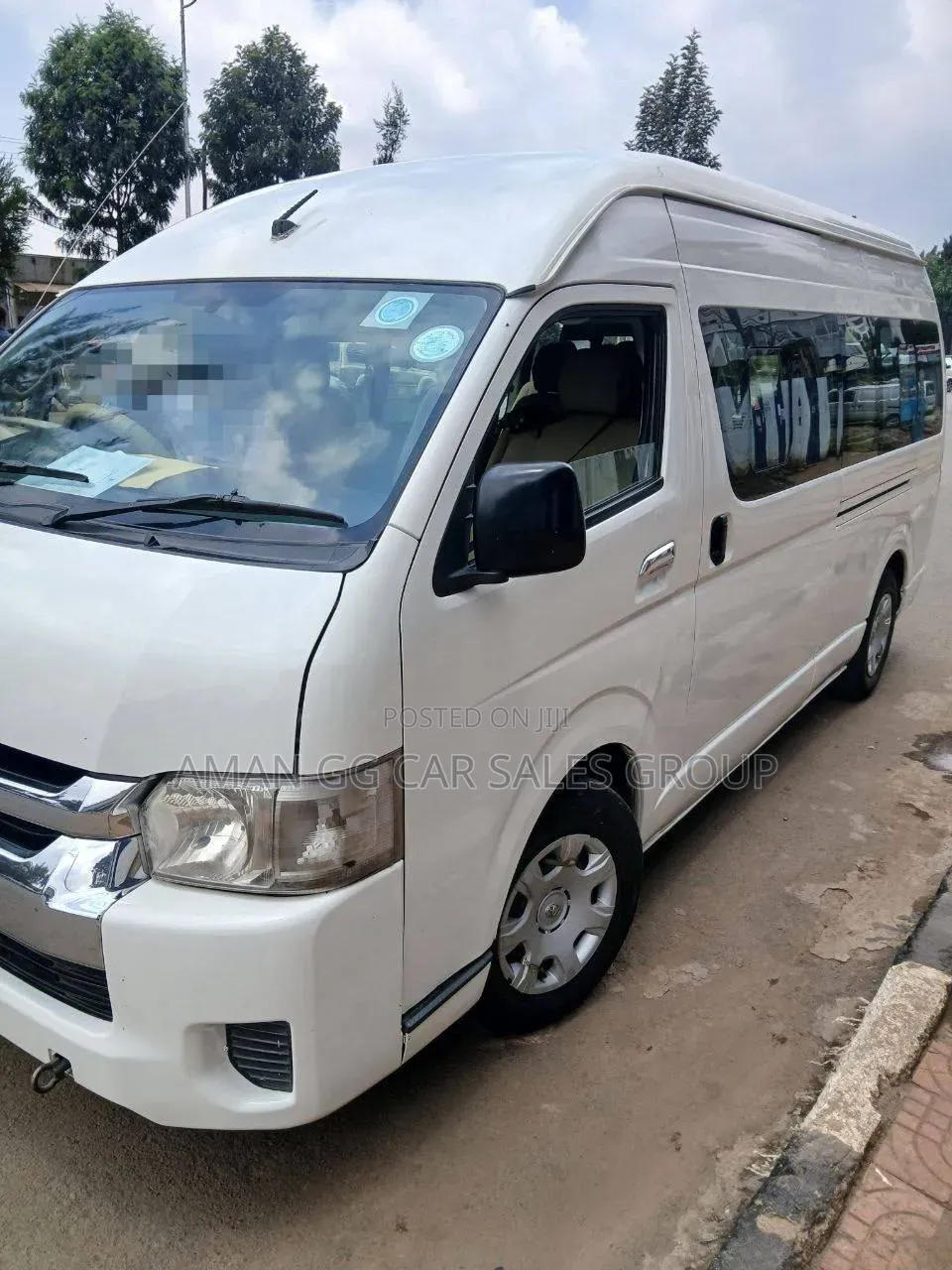 Toyota HiAce 2017 White