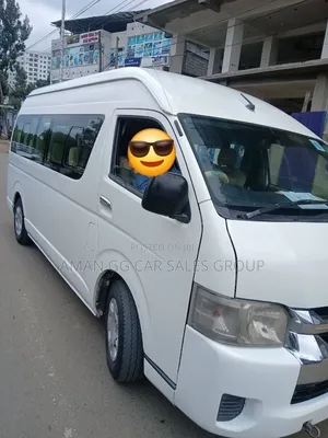 Toyota HiAce 2017 White