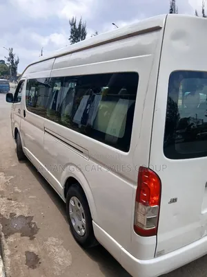 Toyota HiAce 2017 White