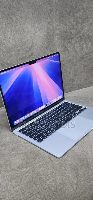 New Laptop Apple MacBook Air 2025 M4 16GB Apple M4 SSD 256GB